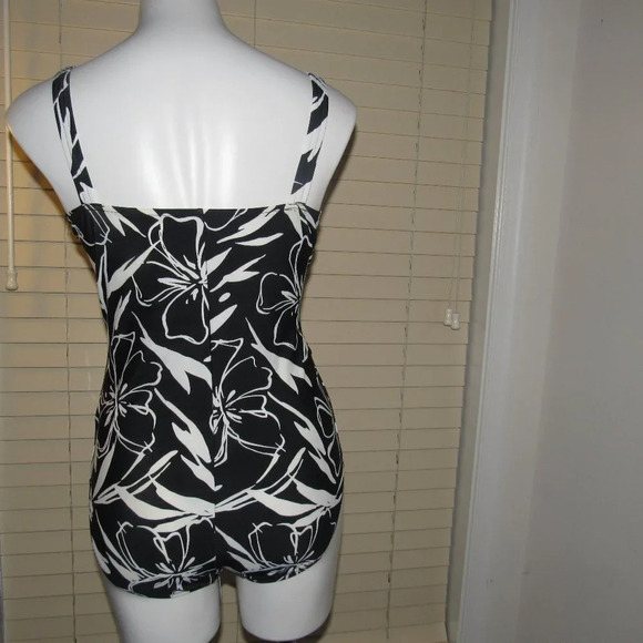 MIRACLESUIT Black White Print One-piece Slimming Swimsuit Size 8 - Picture 3 of 5